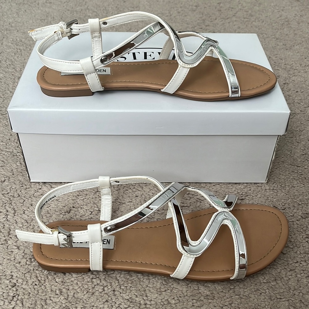 {Steve Madden} White and Silver Sandals